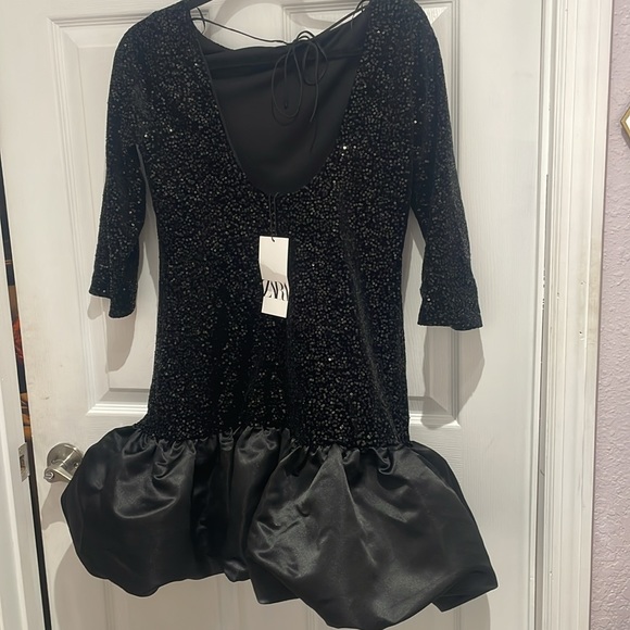 FLYAWAY SKIRT SEQUIN DRESS Zara - Picture 5 of 6